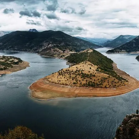 Stylish Loft With Great View To *